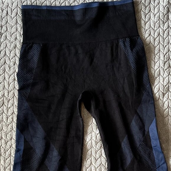 Victoria's Secret PINK Blue & Black Cool & Comfy Leggings S - Picture 4 of 5